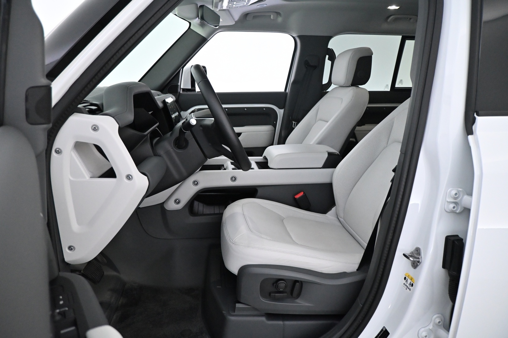 LAND ROVER Defender 2025