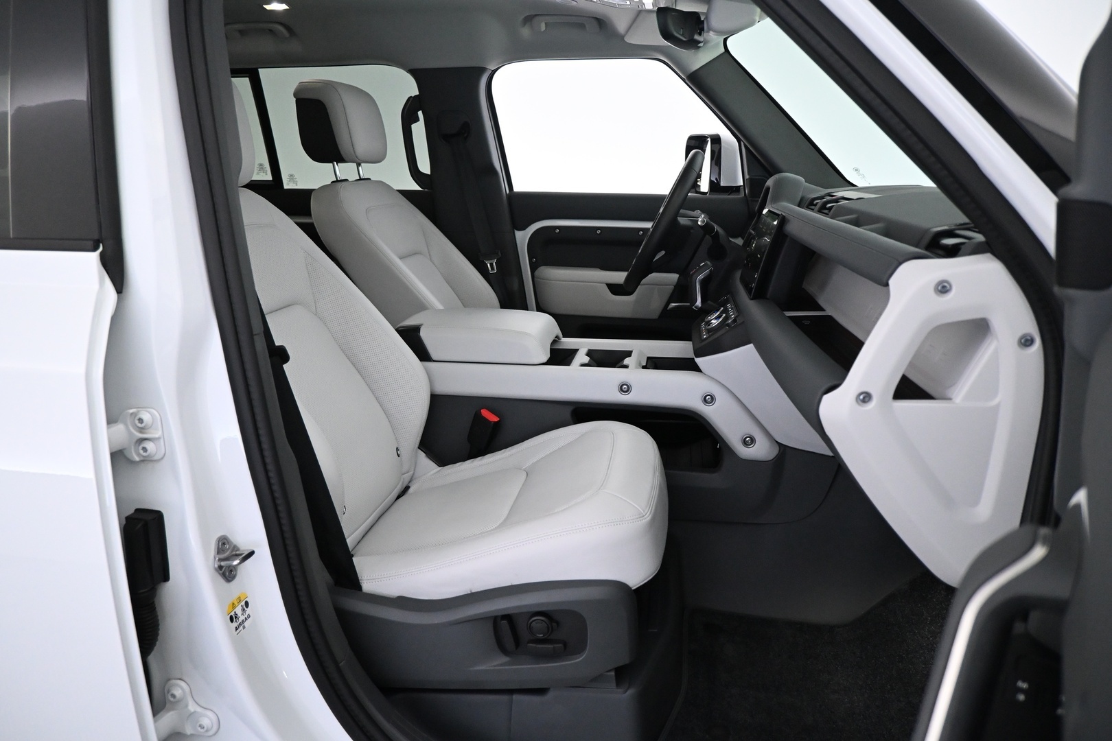 LAND ROVER Defender 2025
