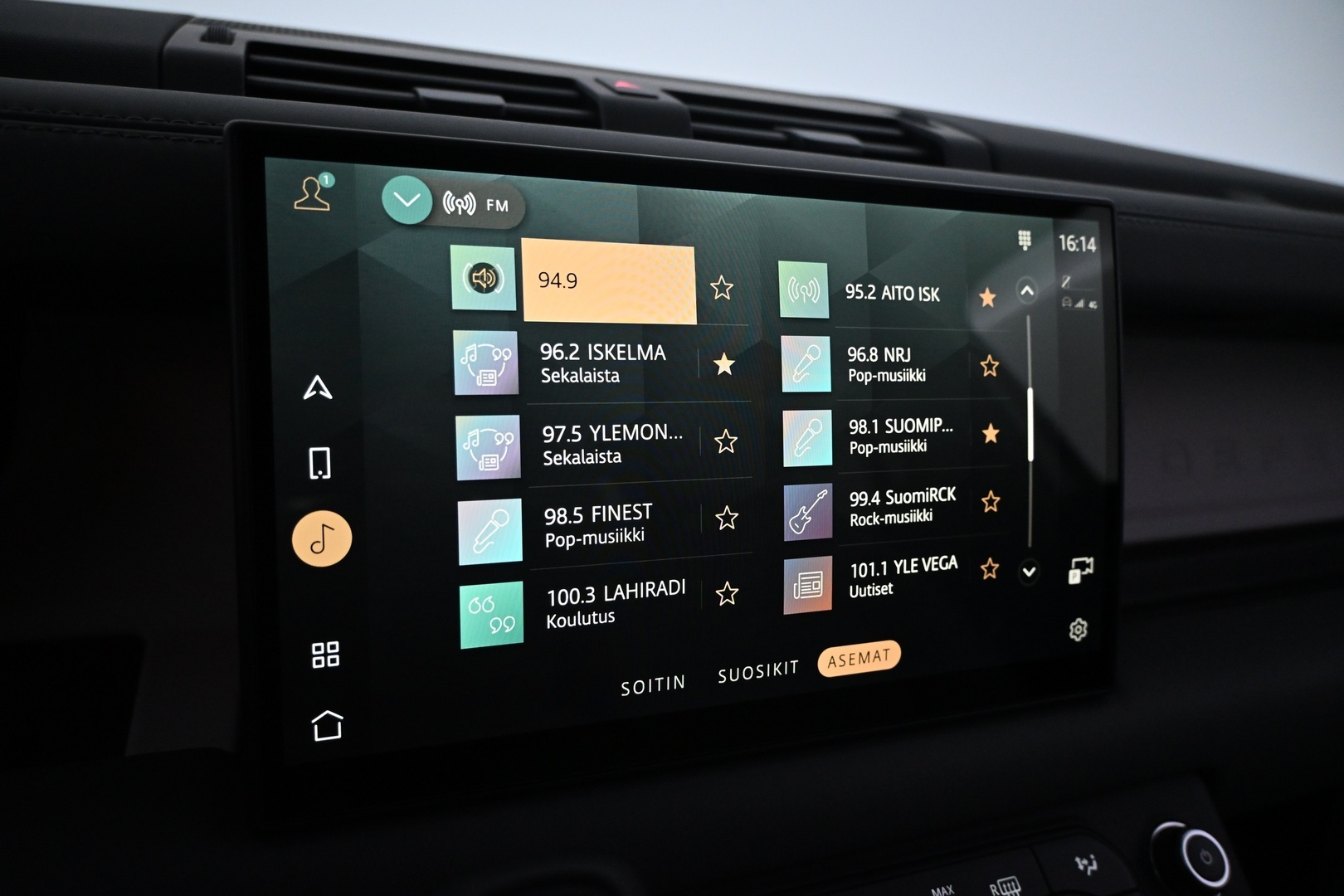 LAND ROVER Defender 2025