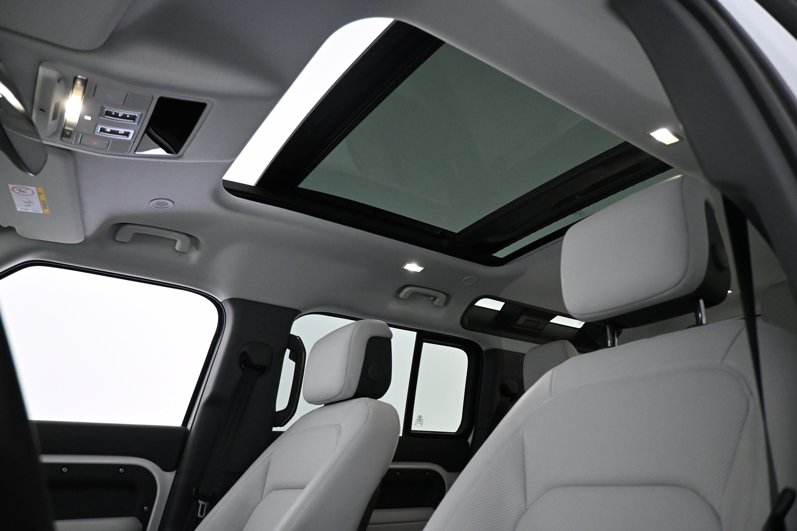 LAND ROVER Defender 2025
