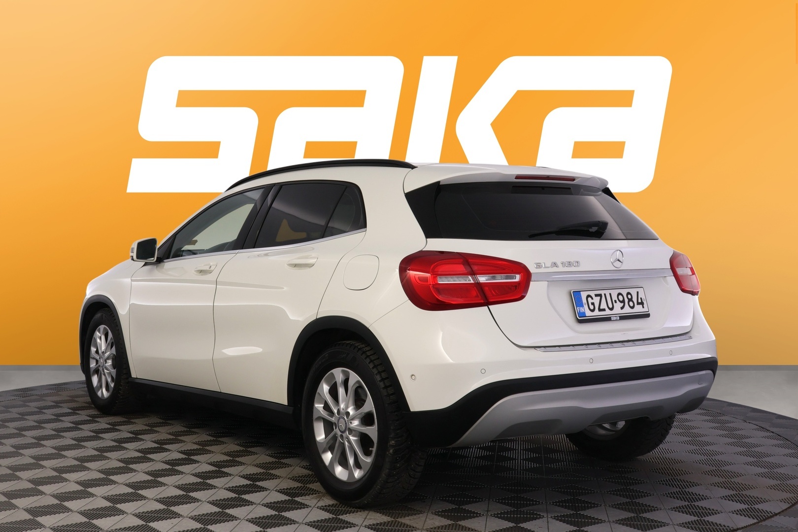 MERCEDES-BENZ GLA 2017