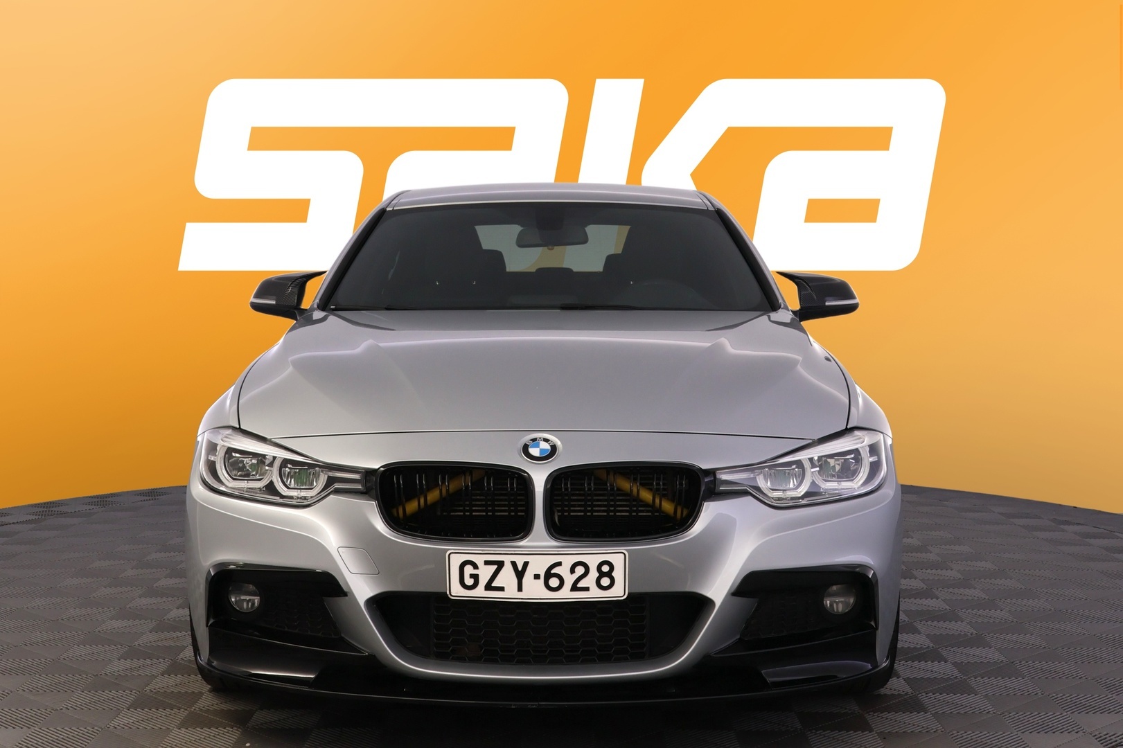 BMW 330 2016