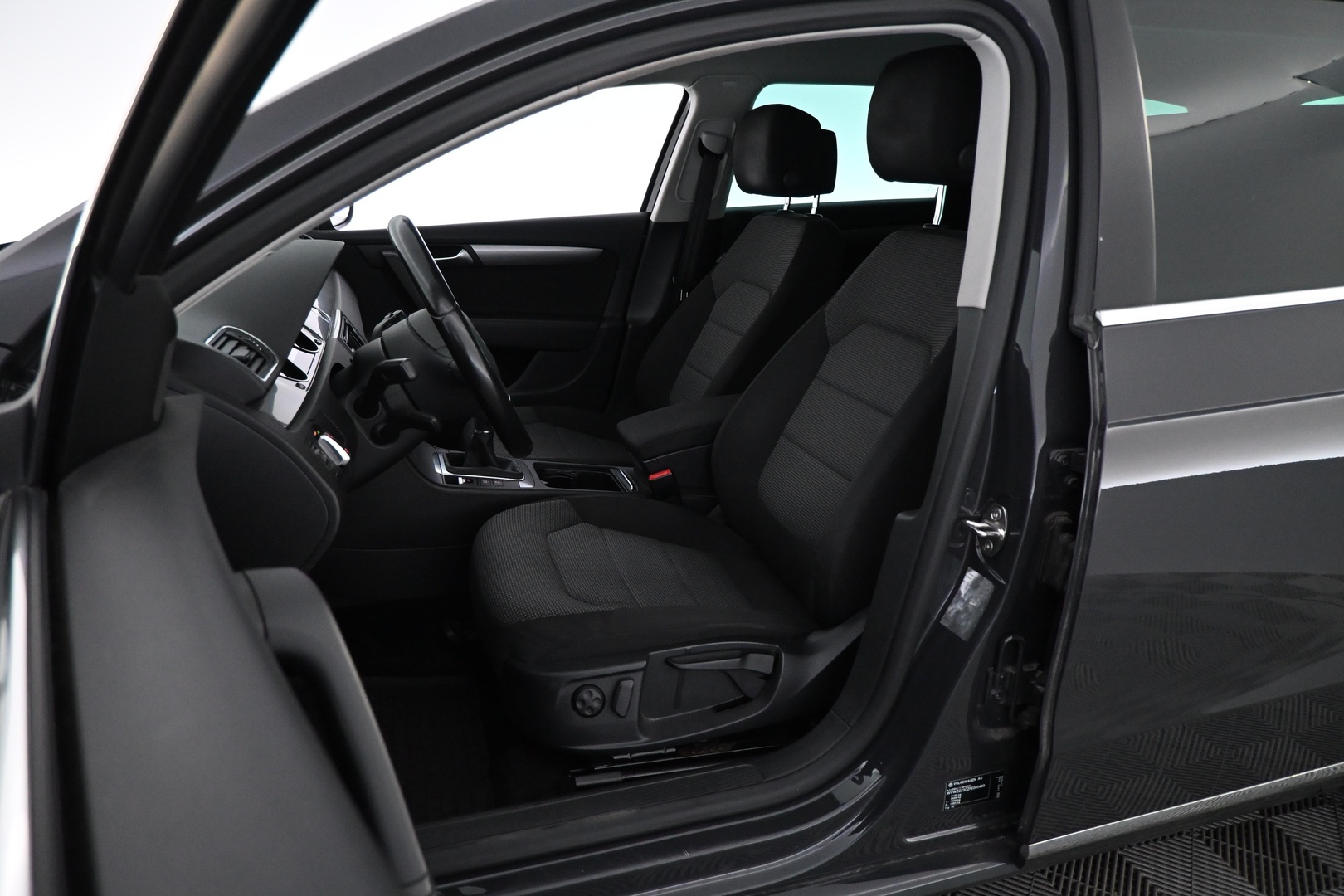 VOLKSWAGEN Passat 2014