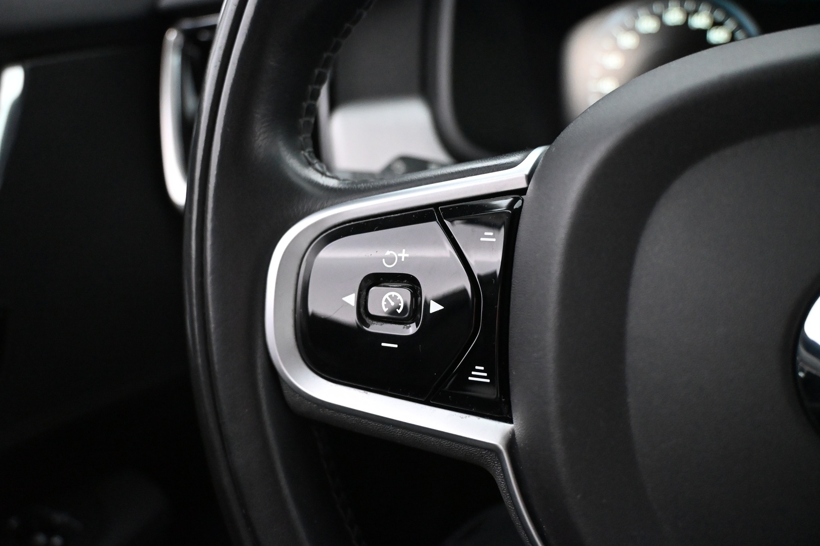 VOLVO V90 2019