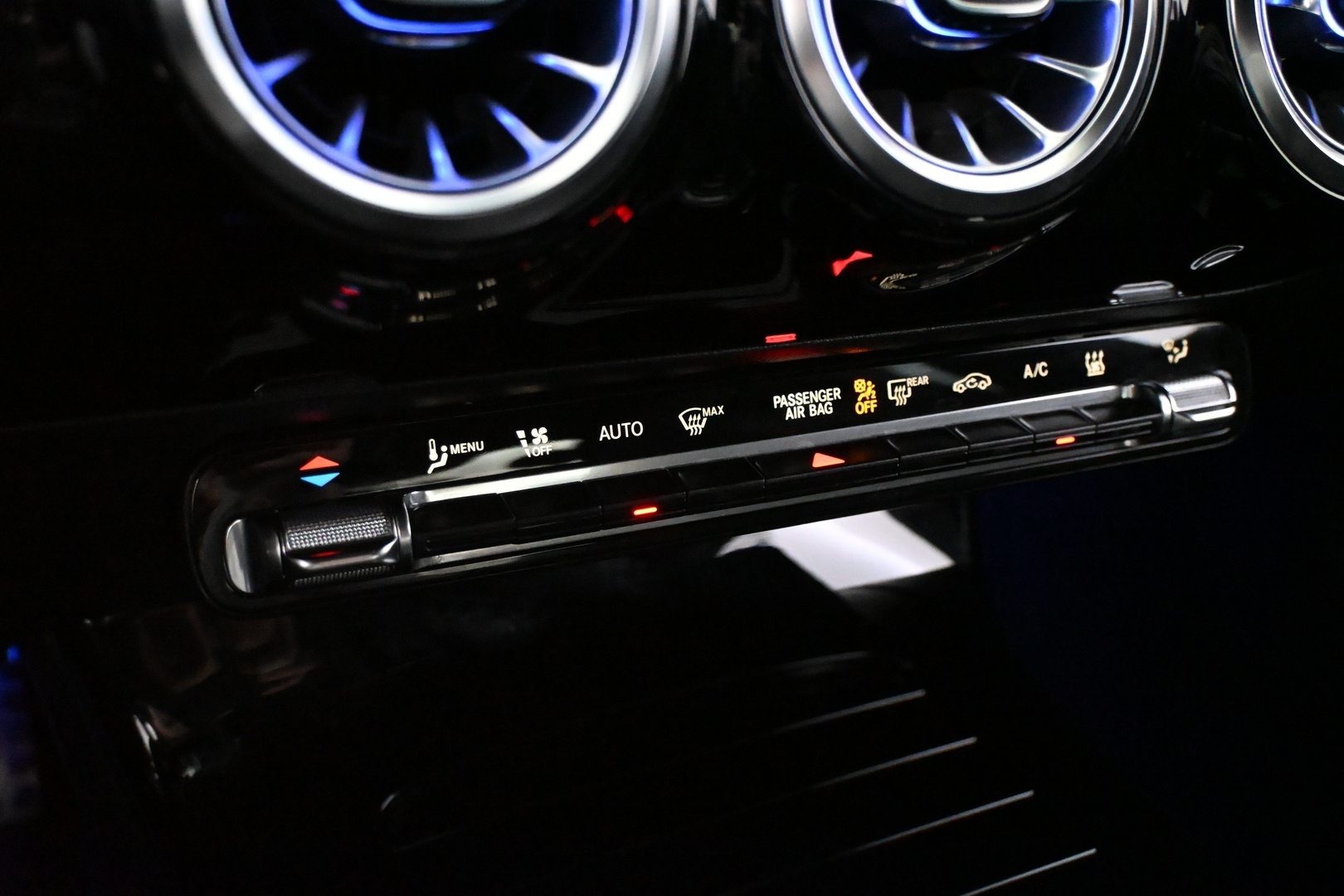 MERCEDES-BENZ CLA 2023