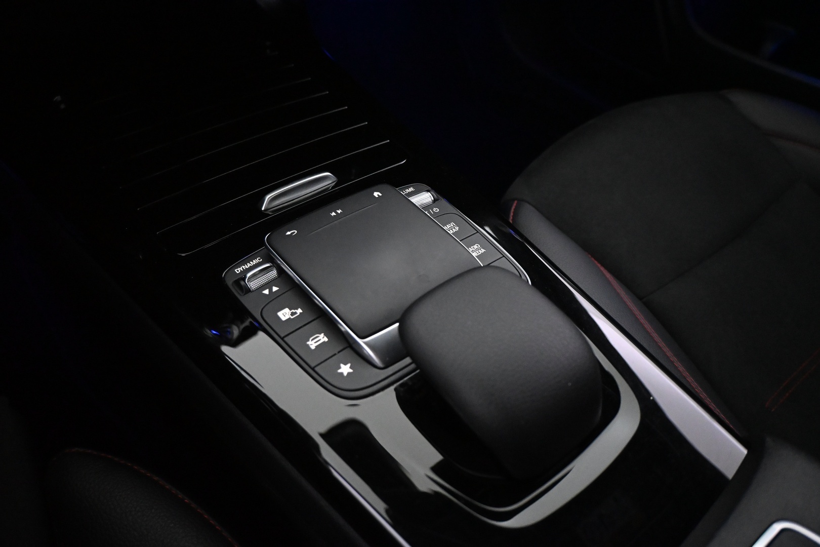 MERCEDES-BENZ CLA 2023