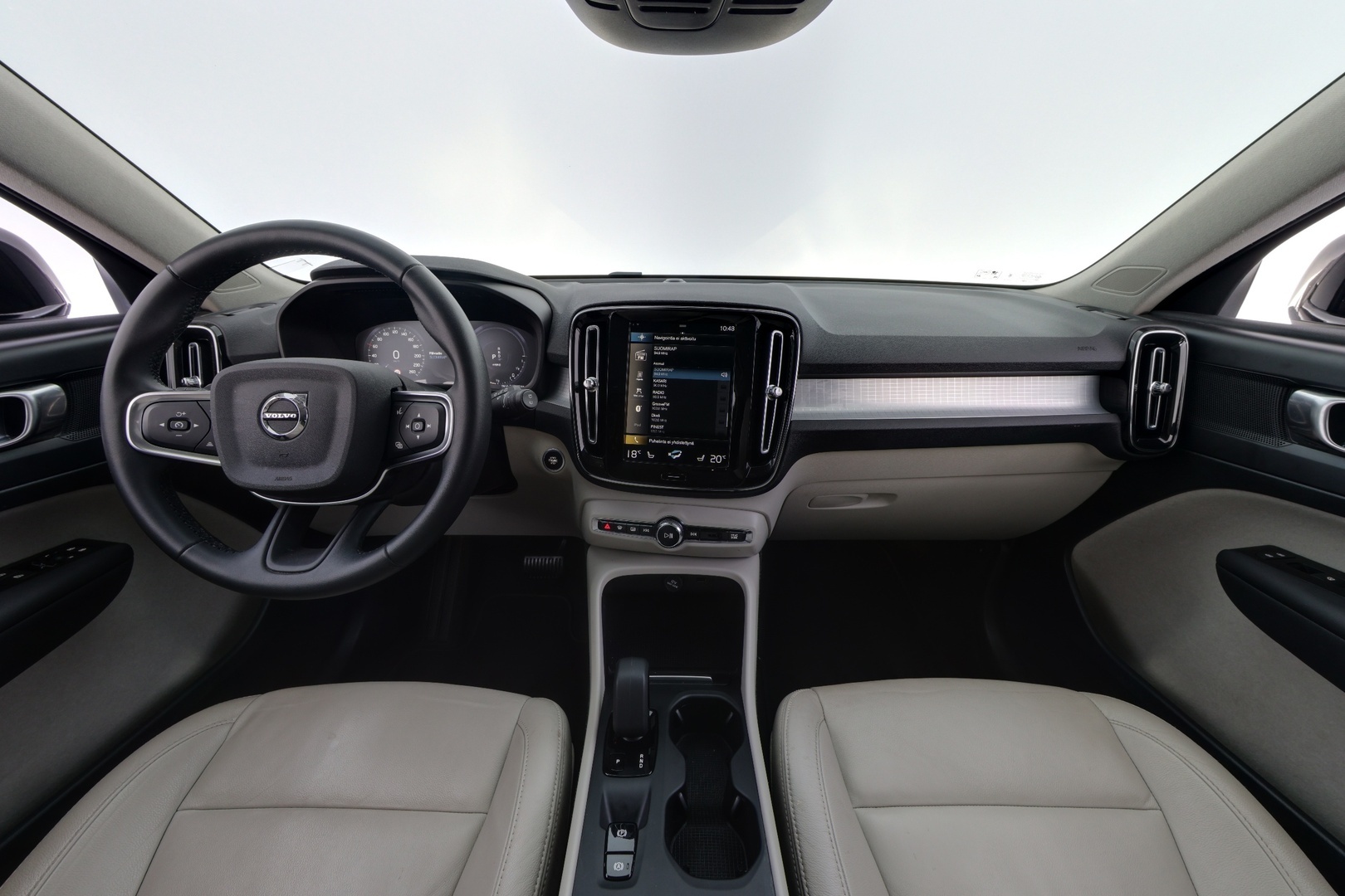 VOLVO XC40 2022