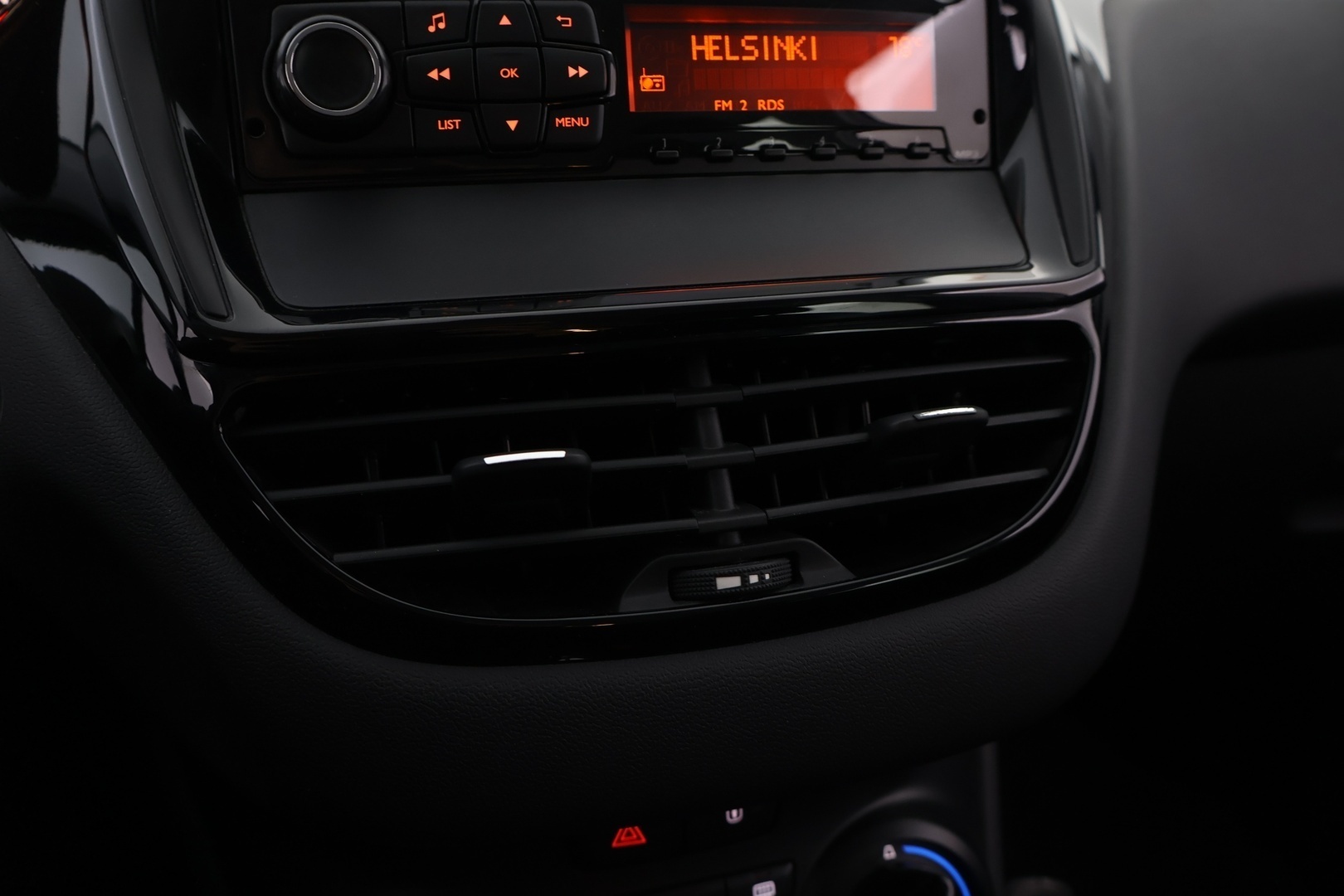 PEUGEOT 208 2014