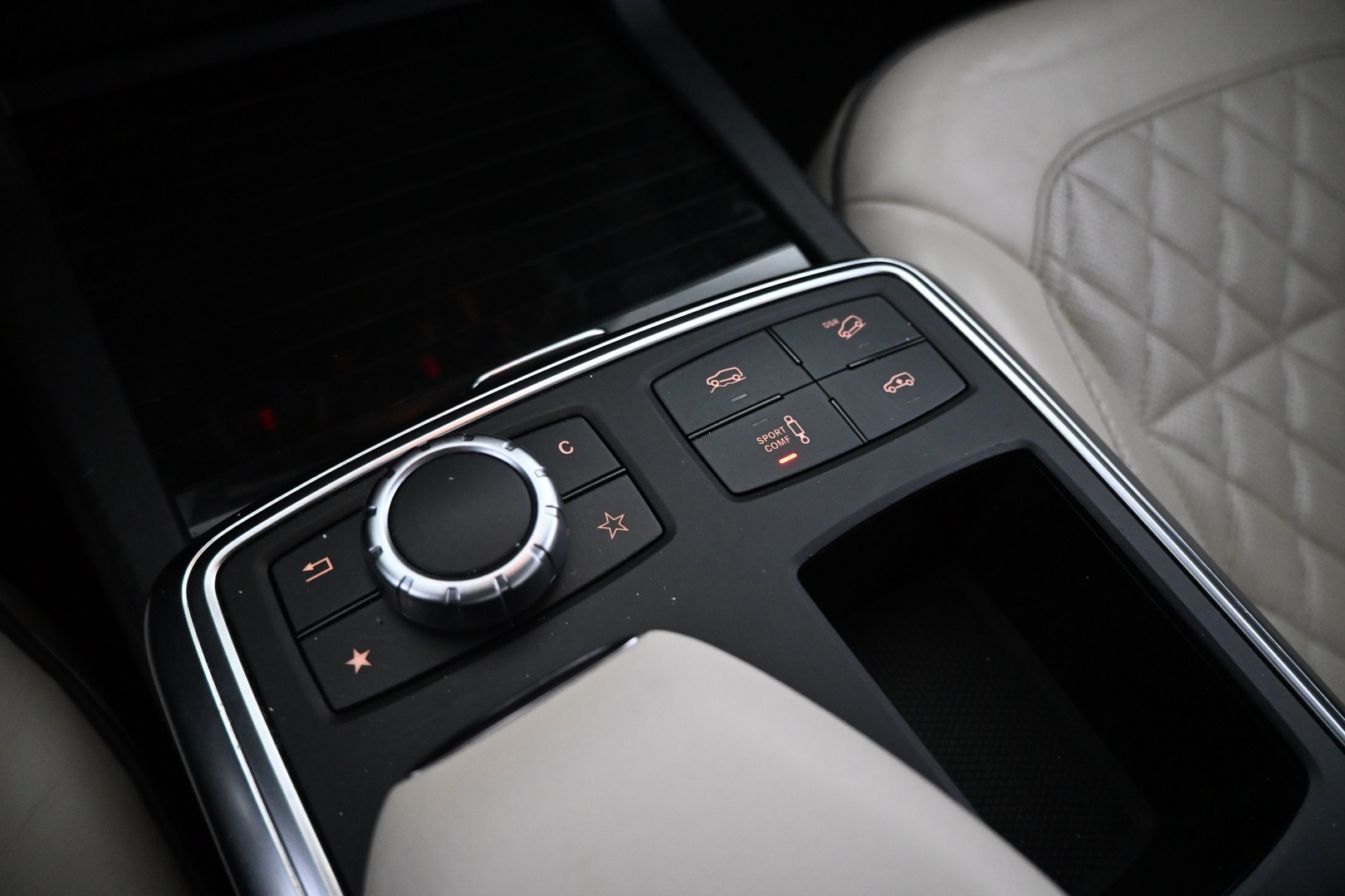 MERCEDES-BENZ GL 2014