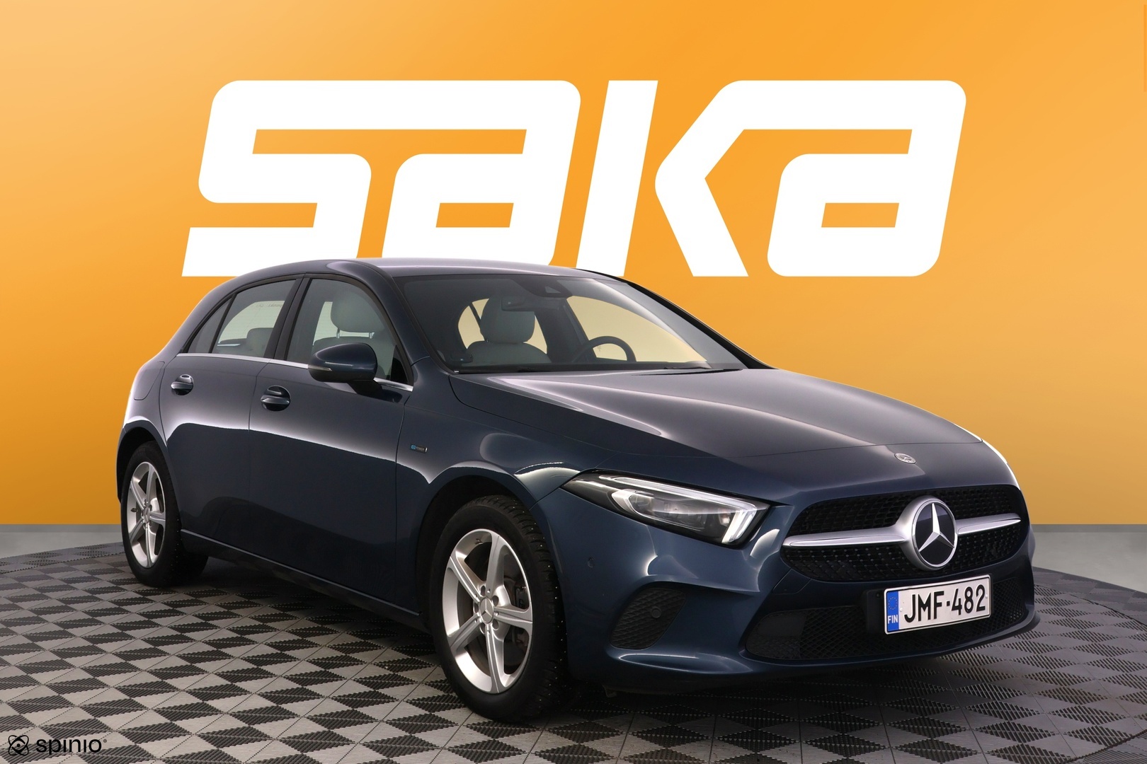 MERCEDES-BENZ A 2021