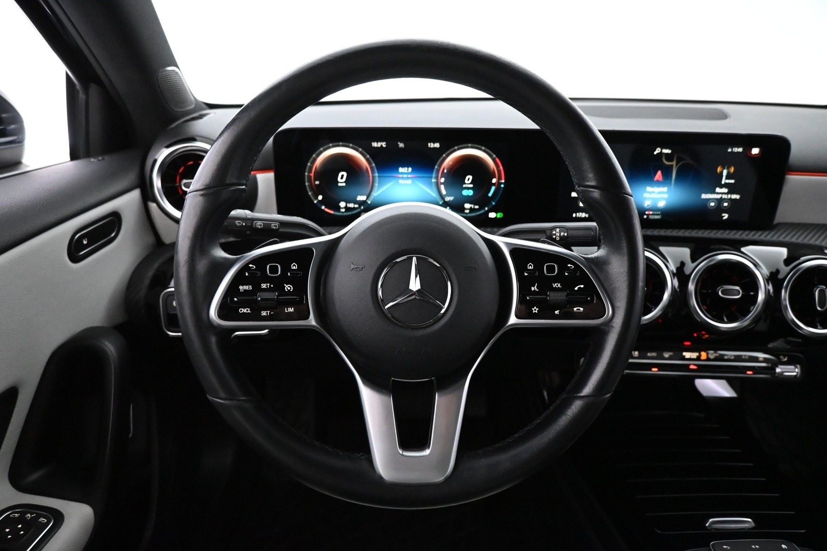 MERCEDES-BENZ A 2021