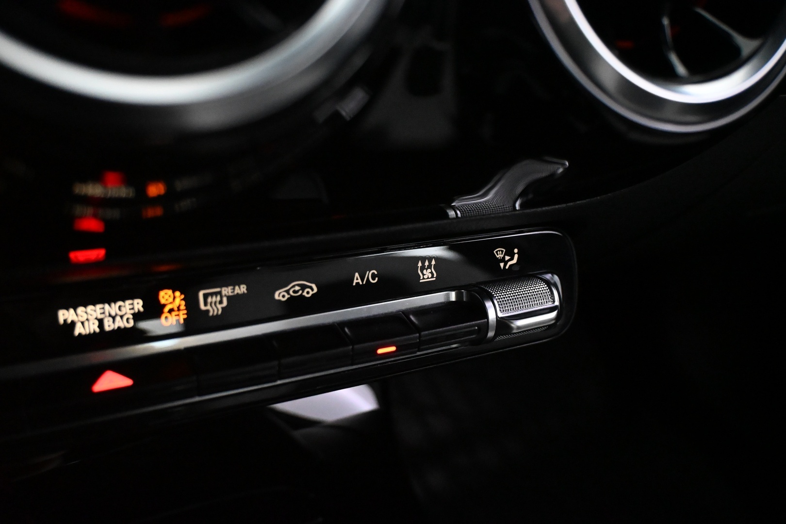 MERCEDES-BENZ A 2021