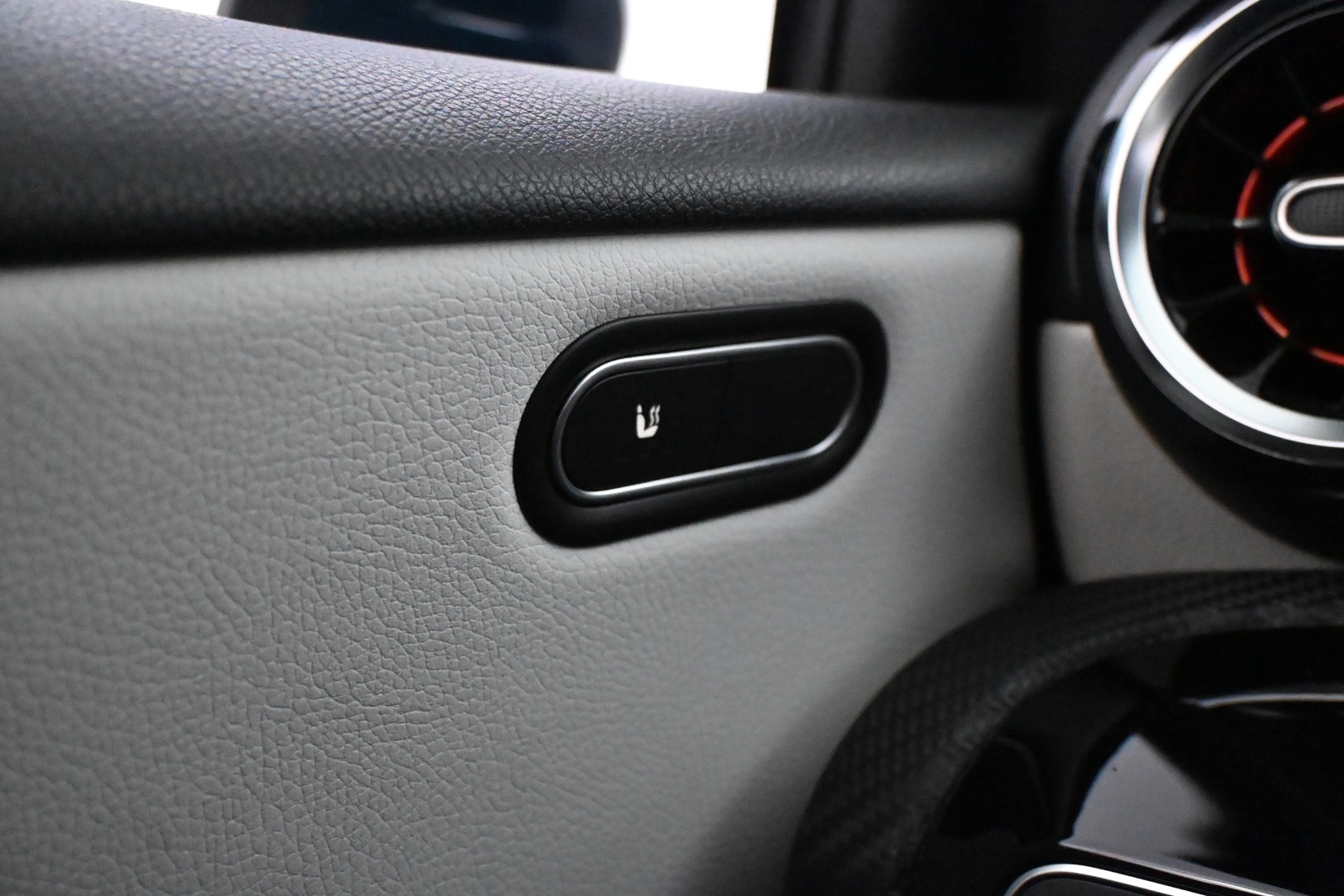 MERCEDES-BENZ A 2021