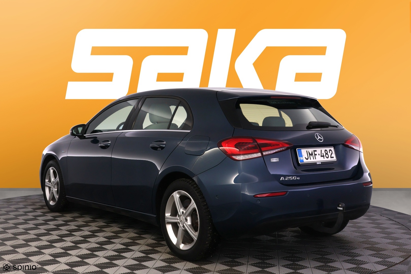 MERCEDES-BENZ A 2021