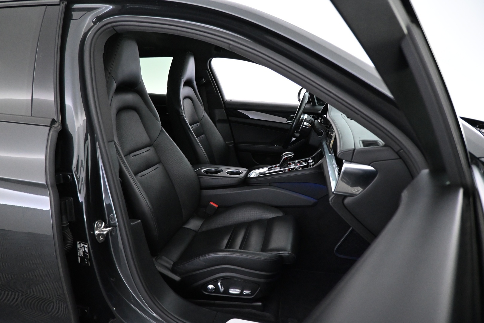 PORSCHE Panamera 2018