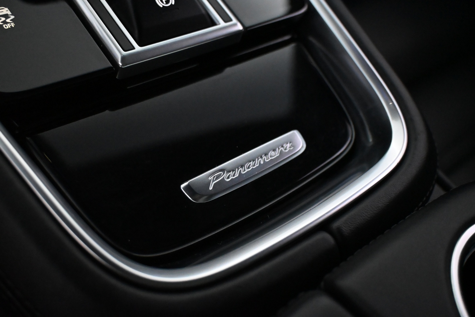 PORSCHE Panamera 2018