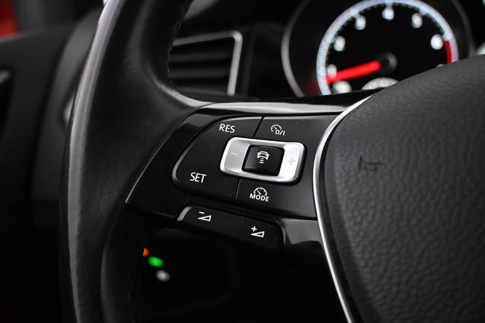 VOLKSWAGEN Golf Sportsvan 2016