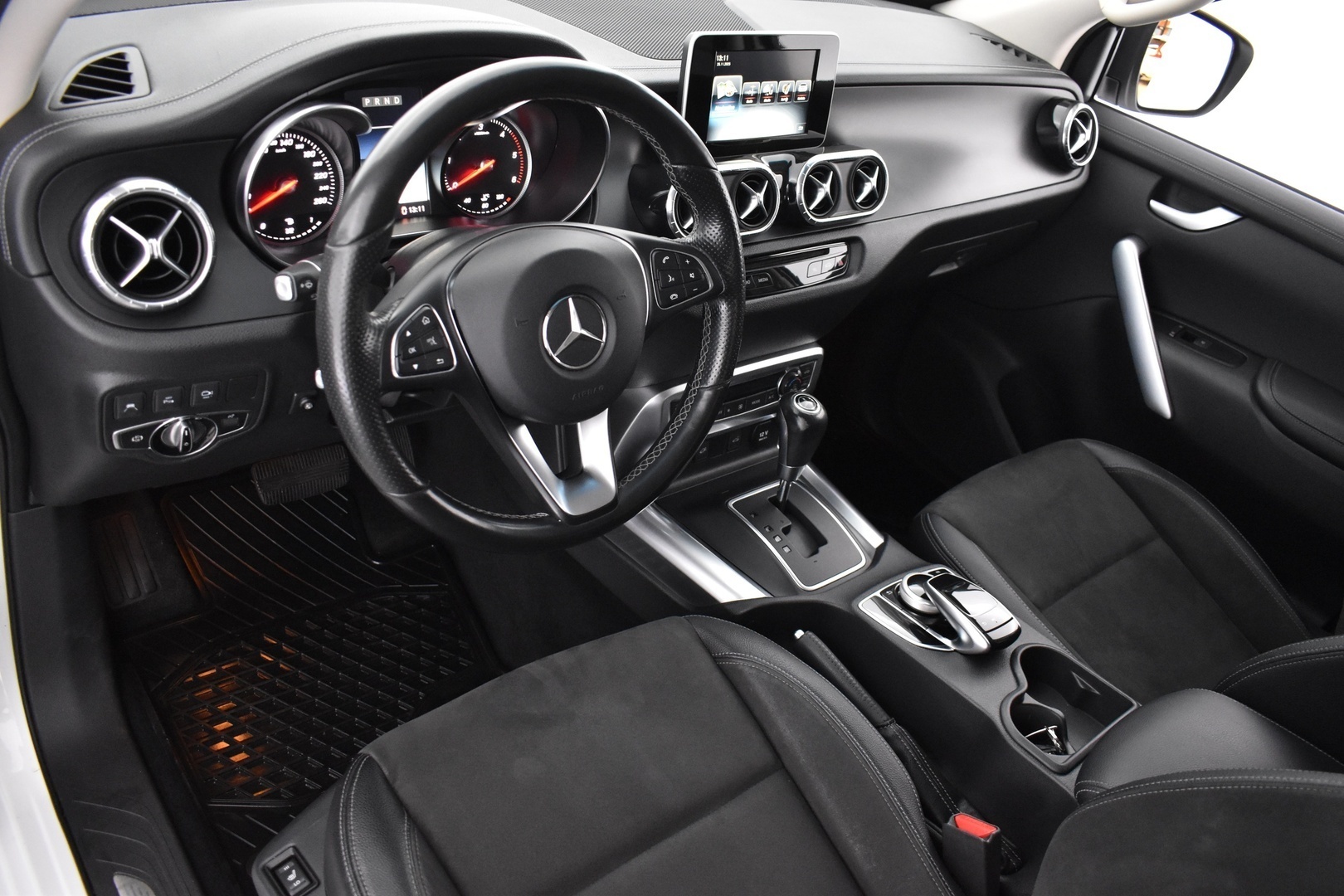MERCEDES-BENZ X 2018
