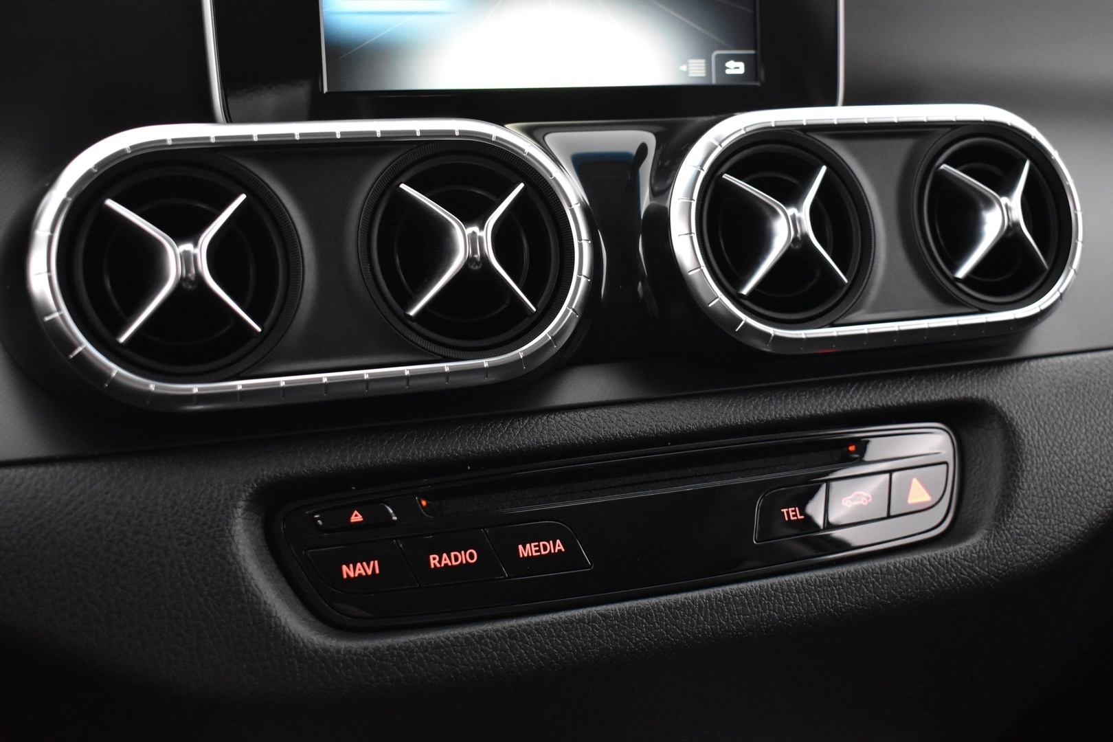 MERCEDES-BENZ X 2018