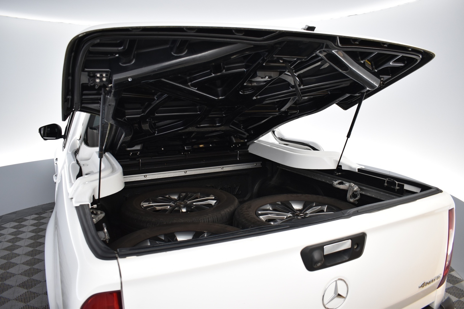 MERCEDES-BENZ X 2018