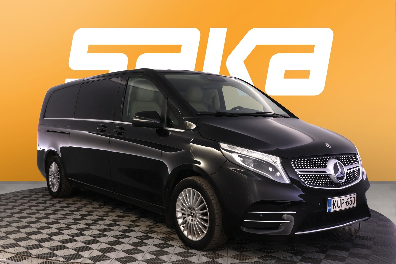 MERCEDES-BENZ V 2022