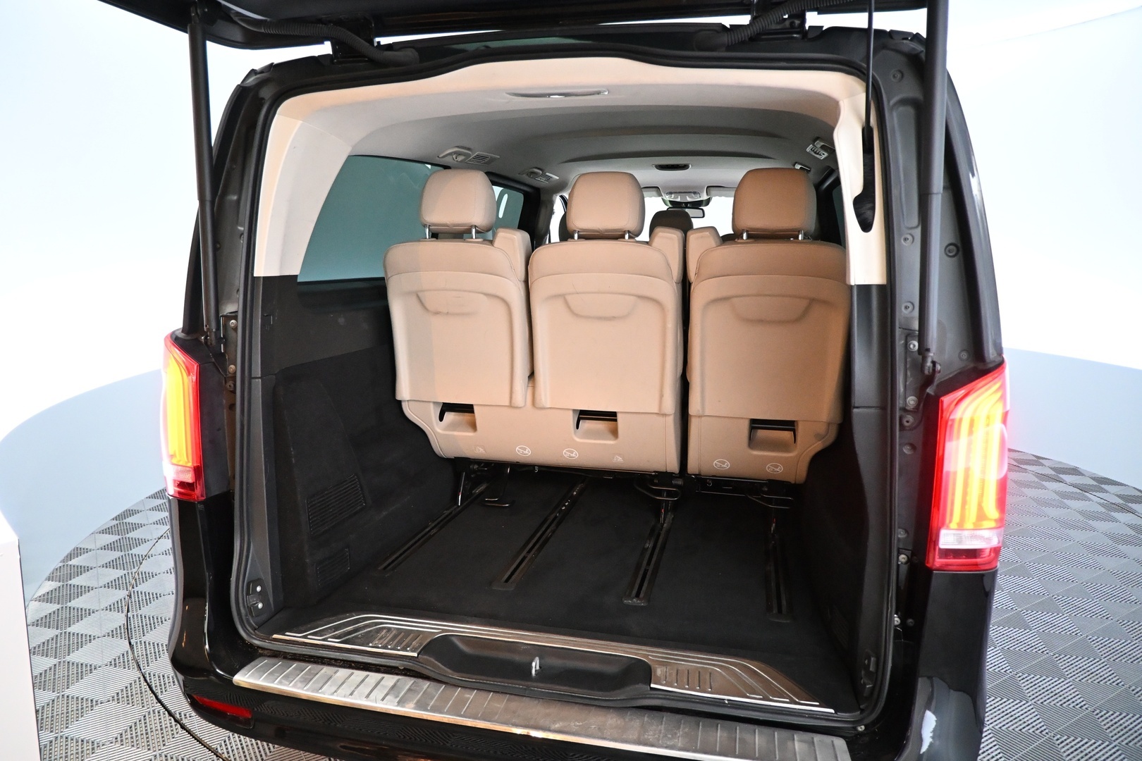 MERCEDES-BENZ V 2022