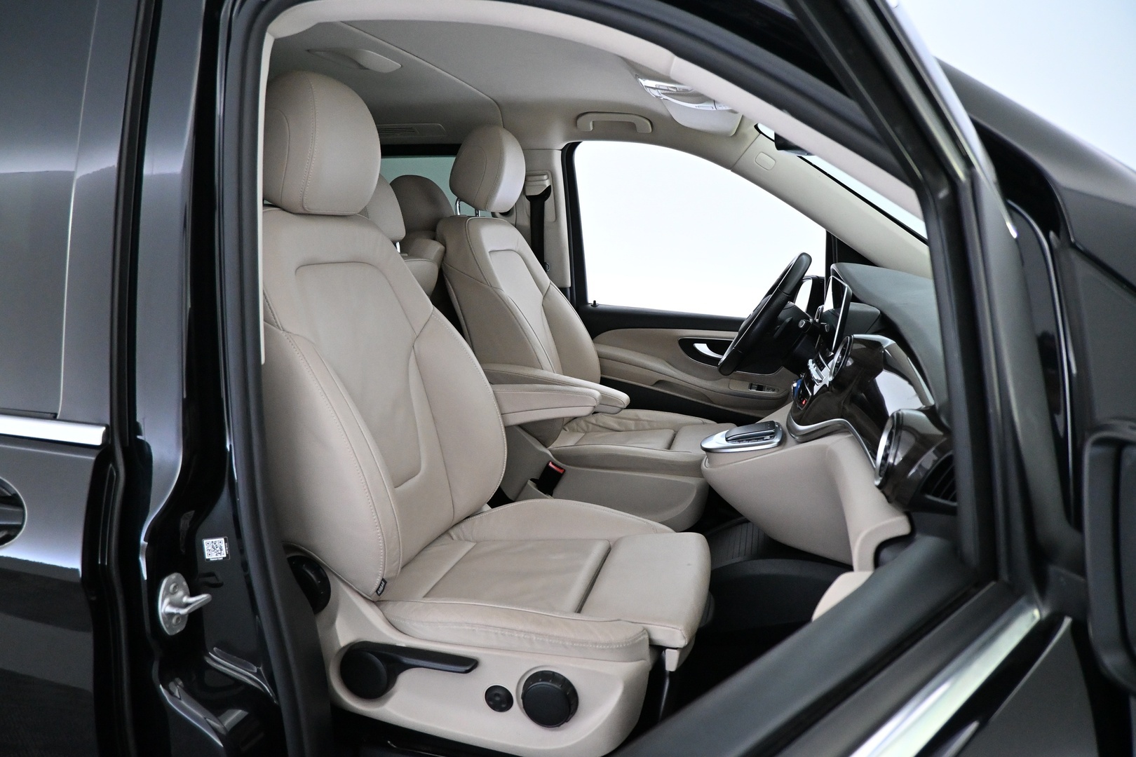 MERCEDES-BENZ V 2022