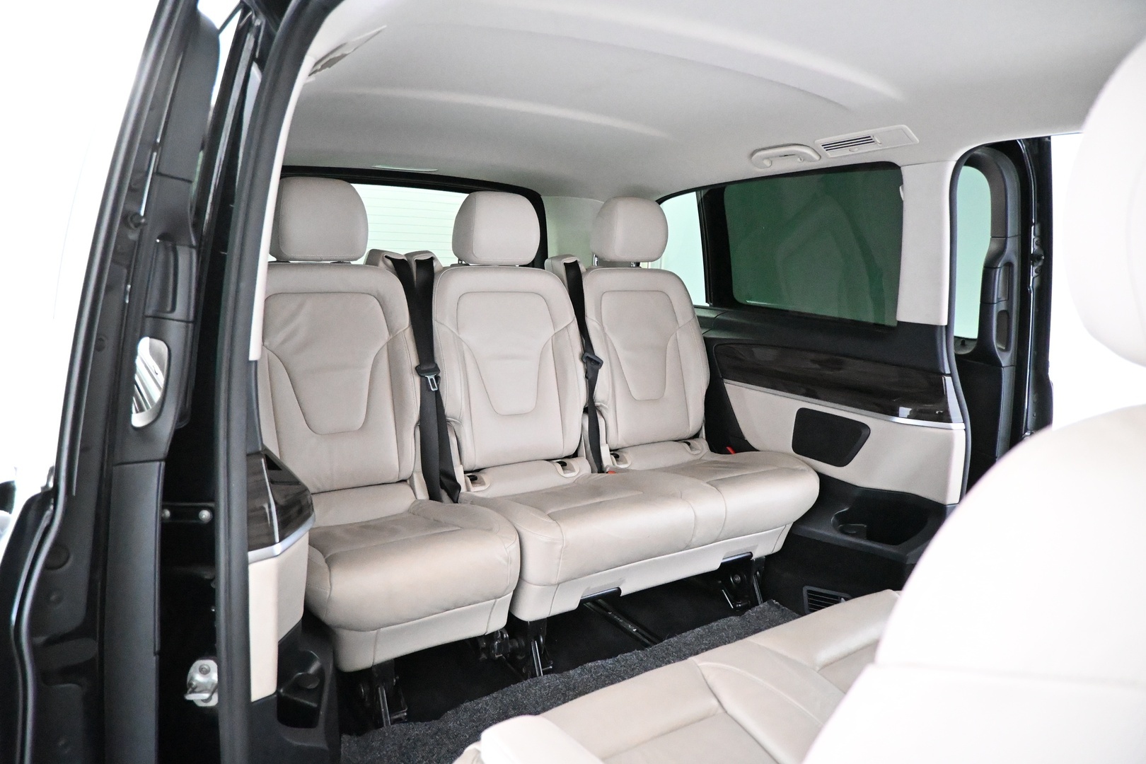 MERCEDES-BENZ V 2022