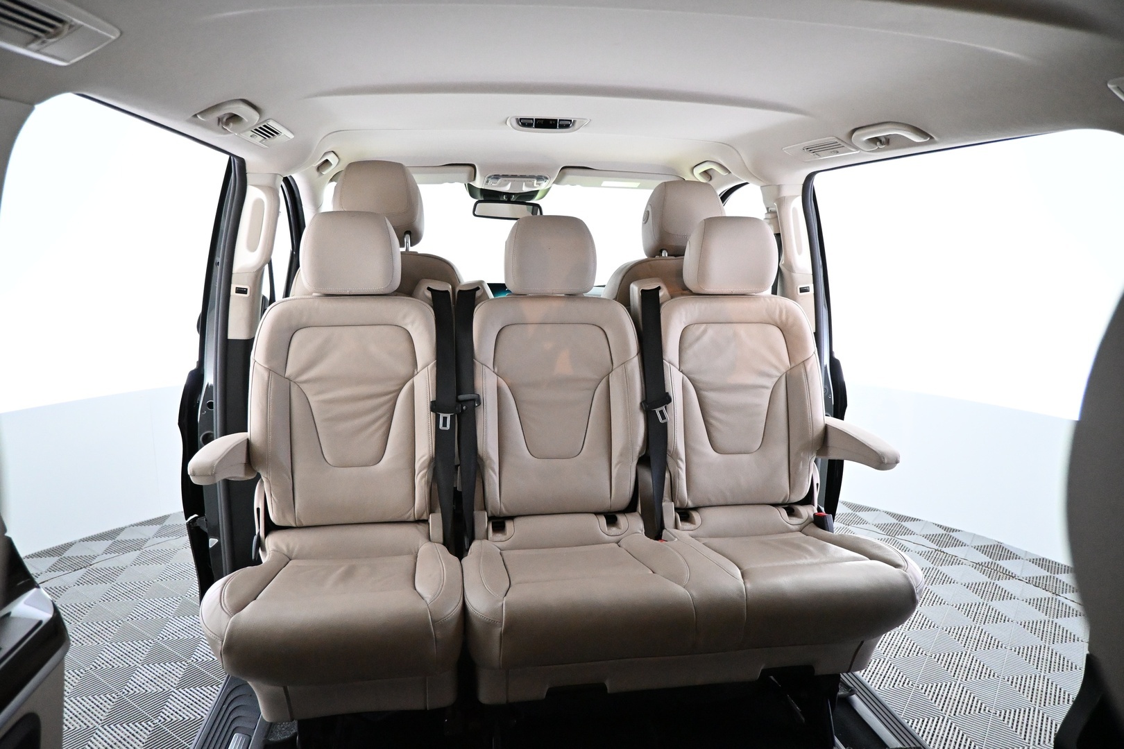 MERCEDES-BENZ V 2022