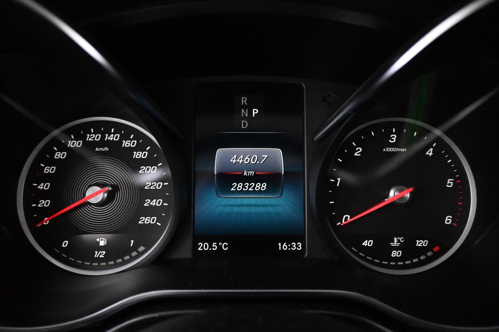 MERCEDES-BENZ V 2022