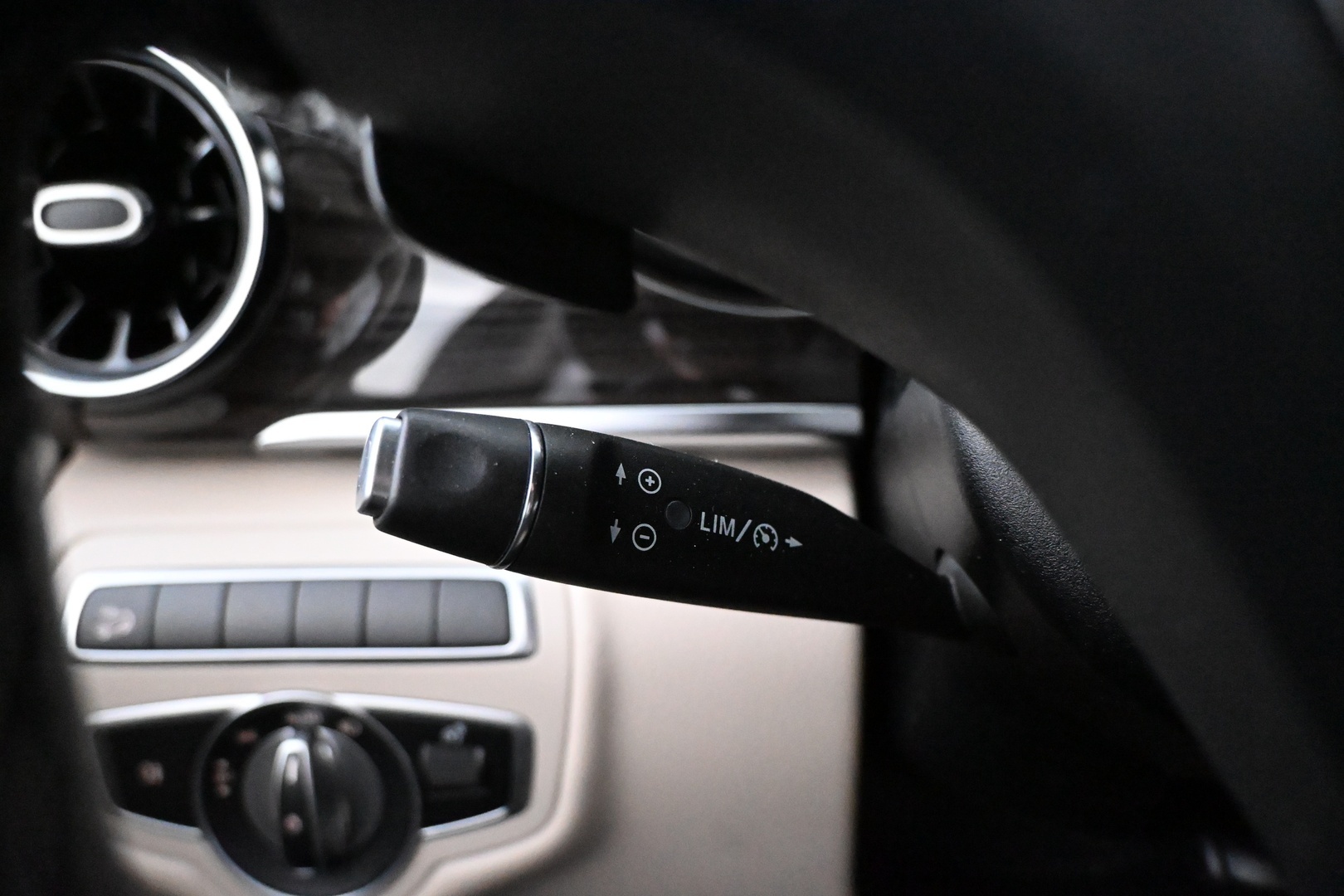 MERCEDES-BENZ V 2022