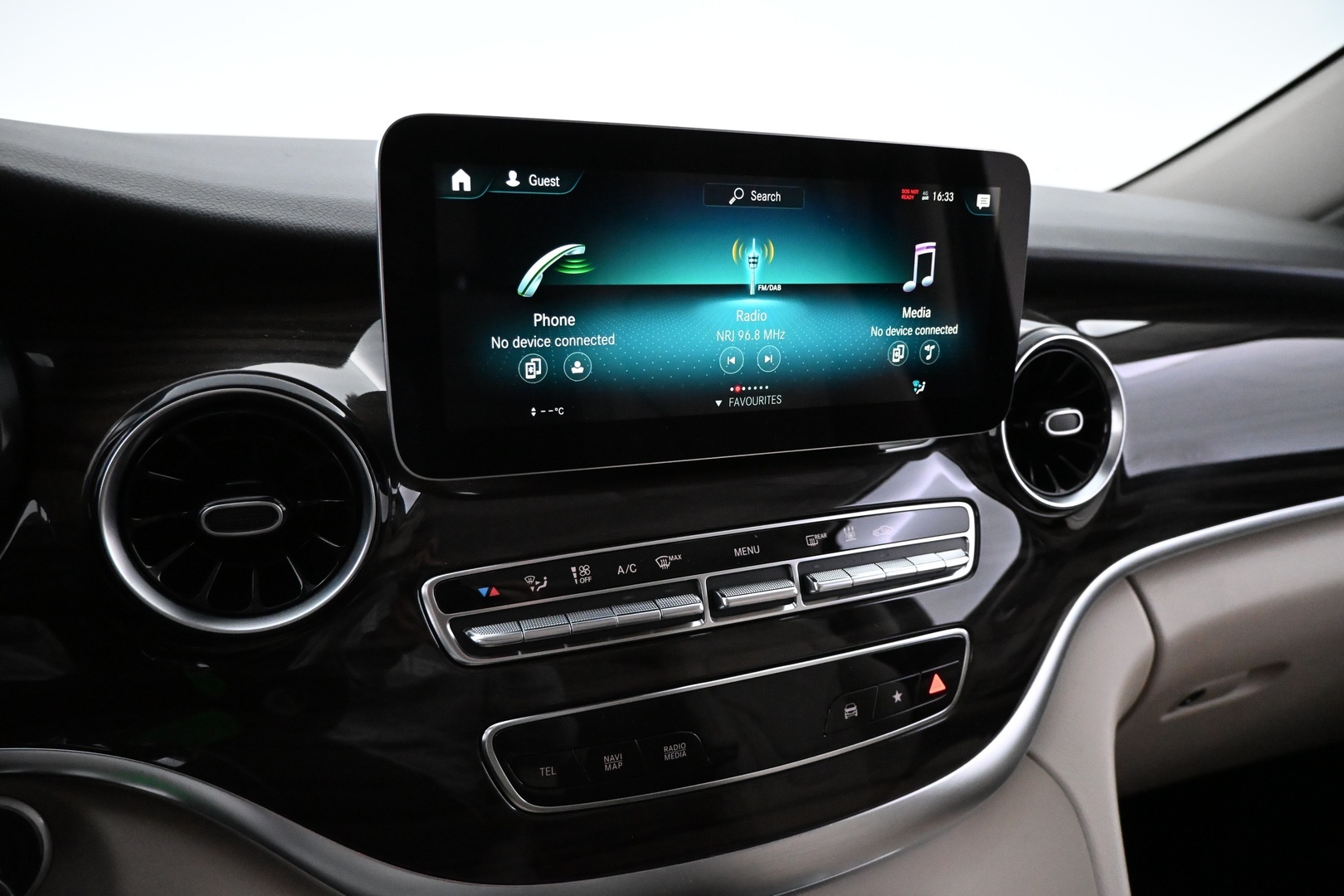 MERCEDES-BENZ V 2022