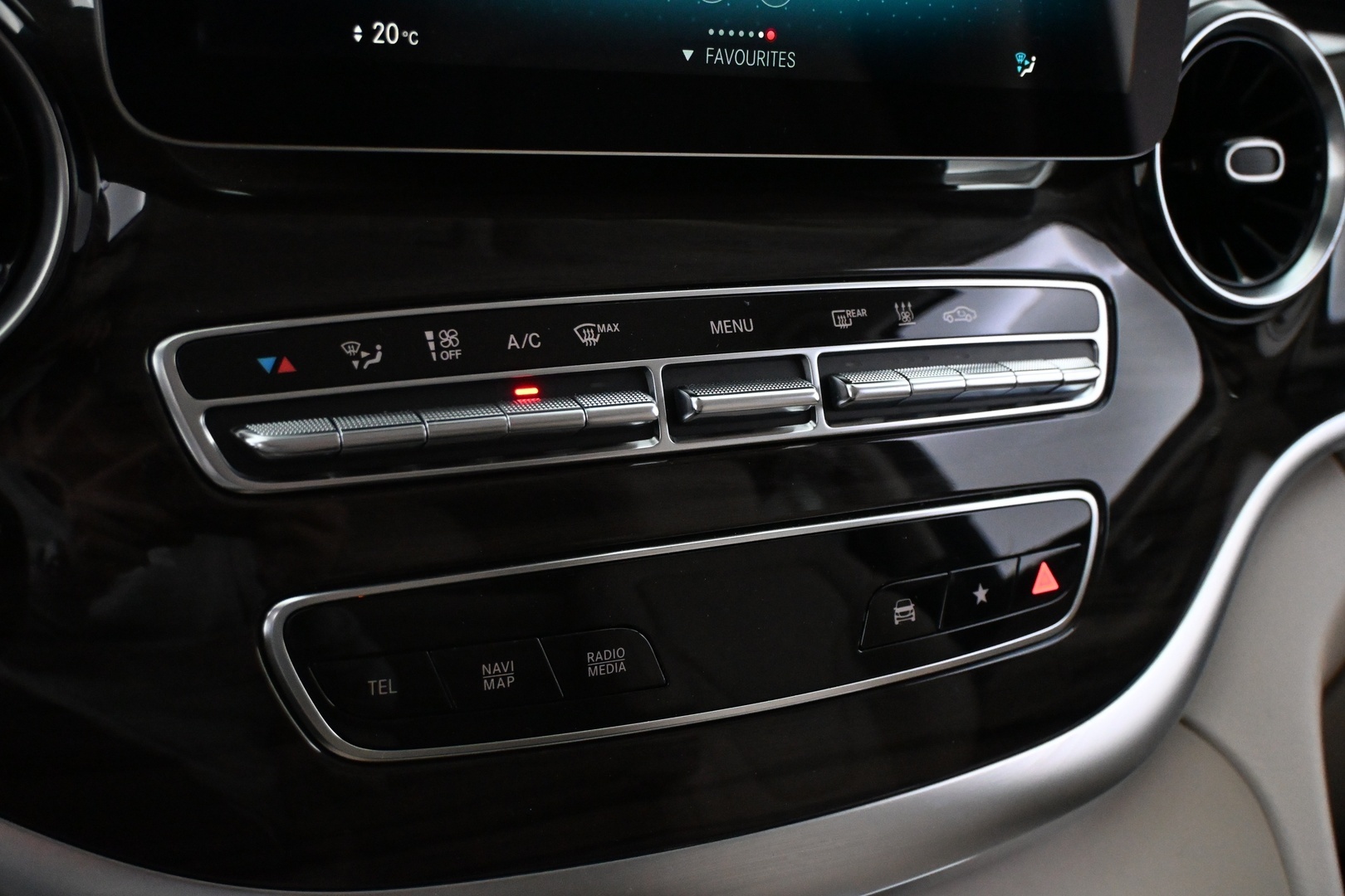 MERCEDES-BENZ V 2022