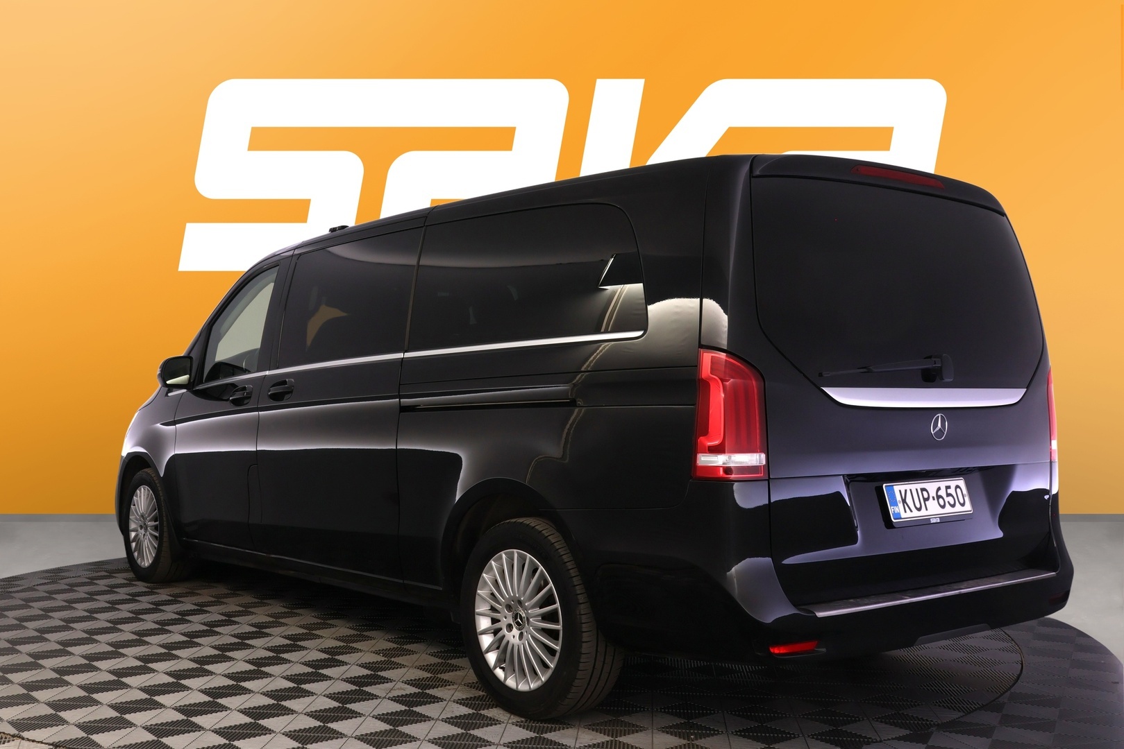 MERCEDES-BENZ V 2022