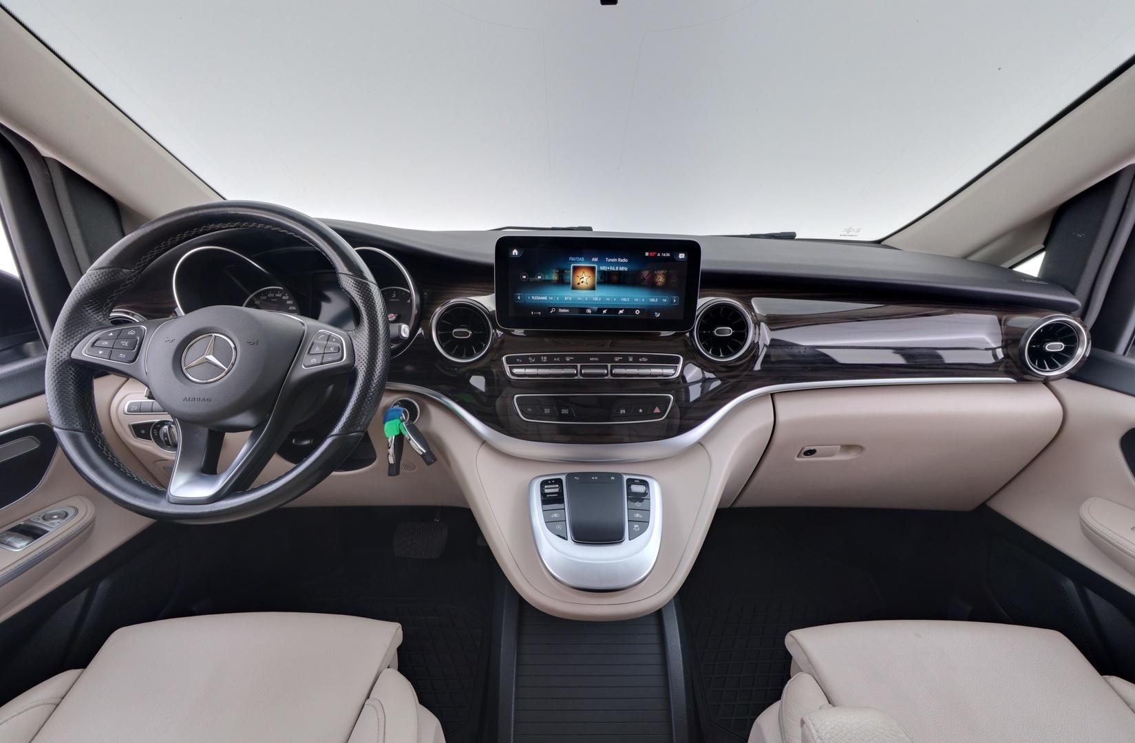 MERCEDES-BENZ V 2022