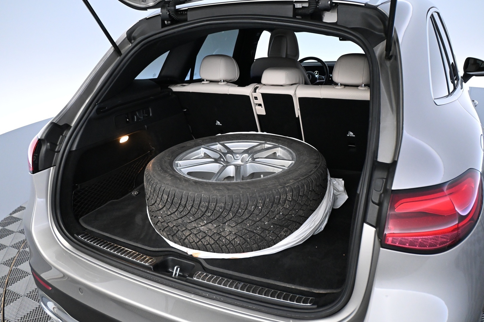 MERCEDES-BENZ GLC 2023