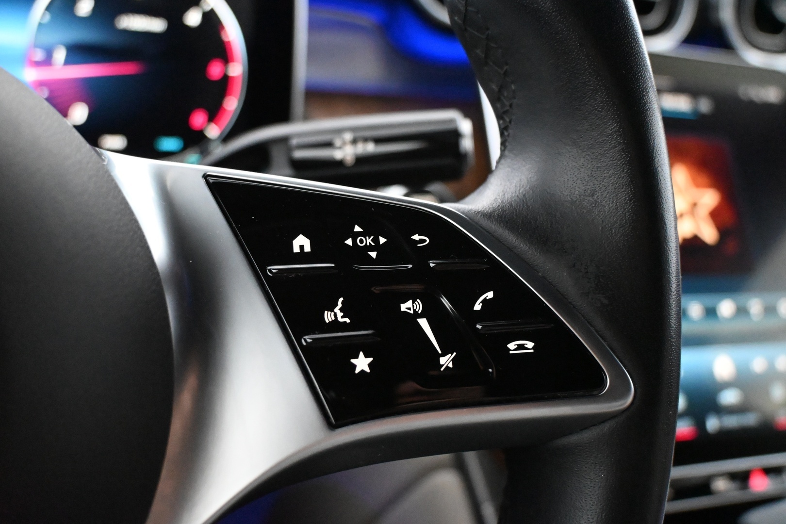 MERCEDES-BENZ GLC 2023