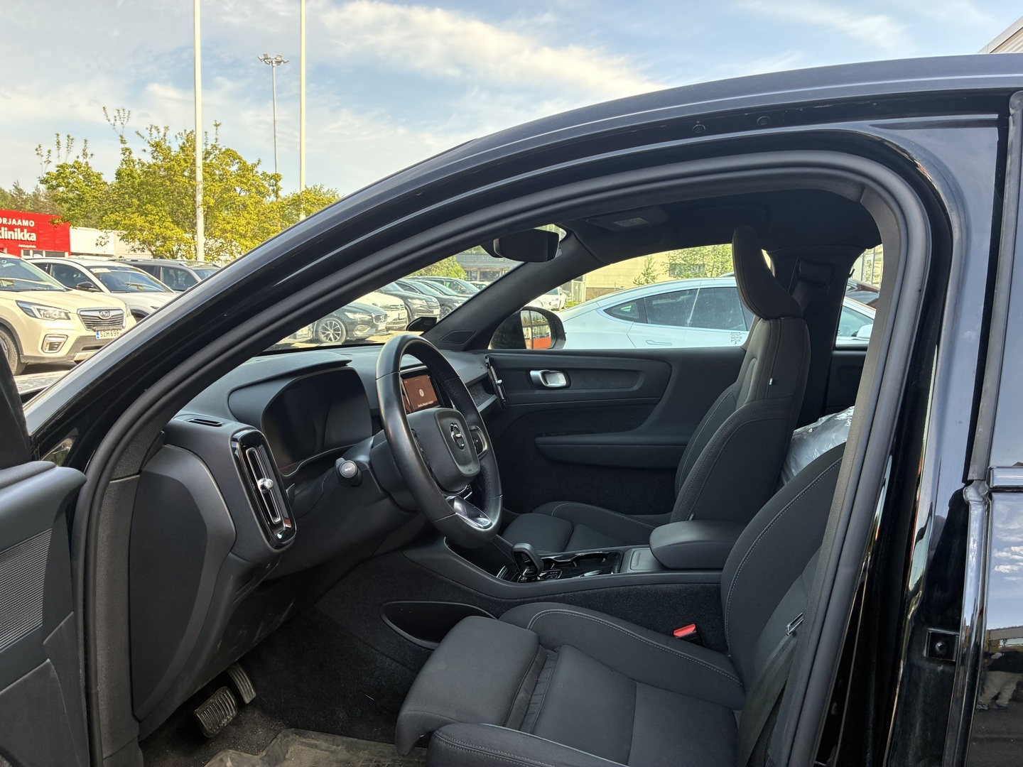 VOLVO C40 2023