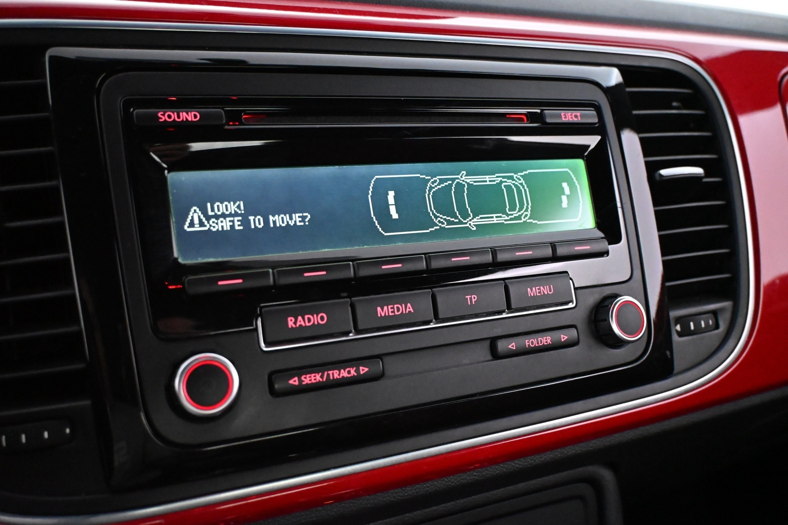 VOLKSWAGEN Beetle 2013