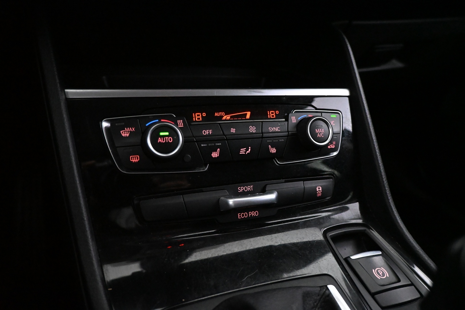 BMW 218 2016