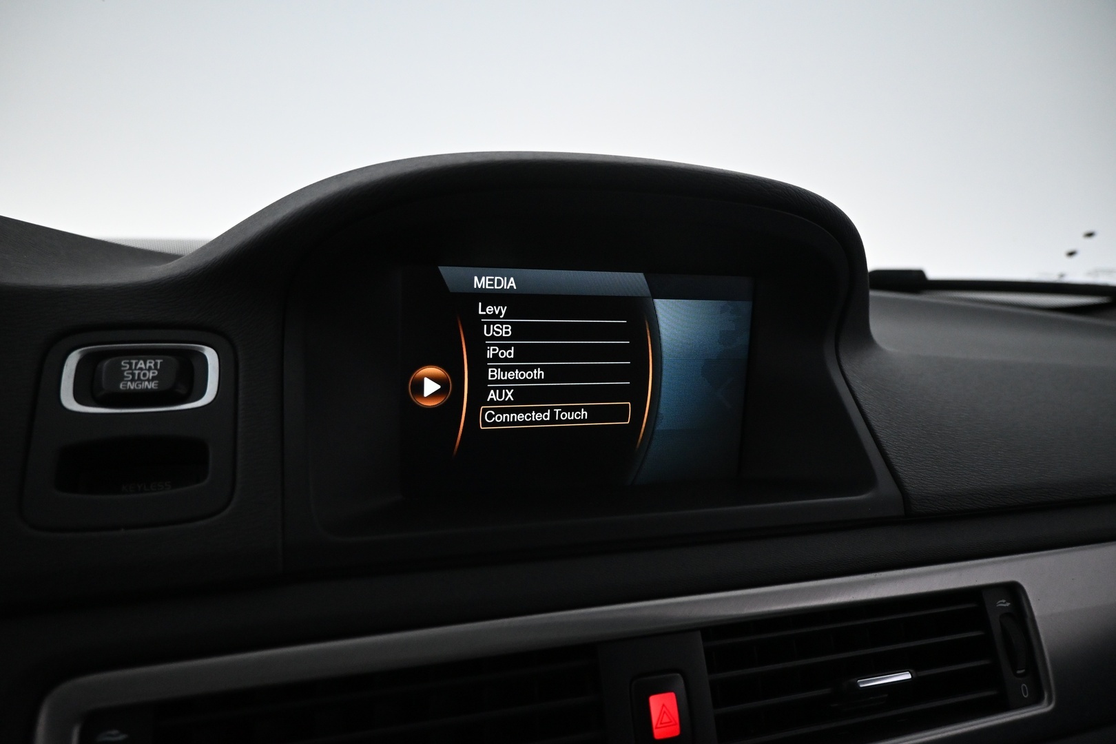 VOLVO XC70 2013