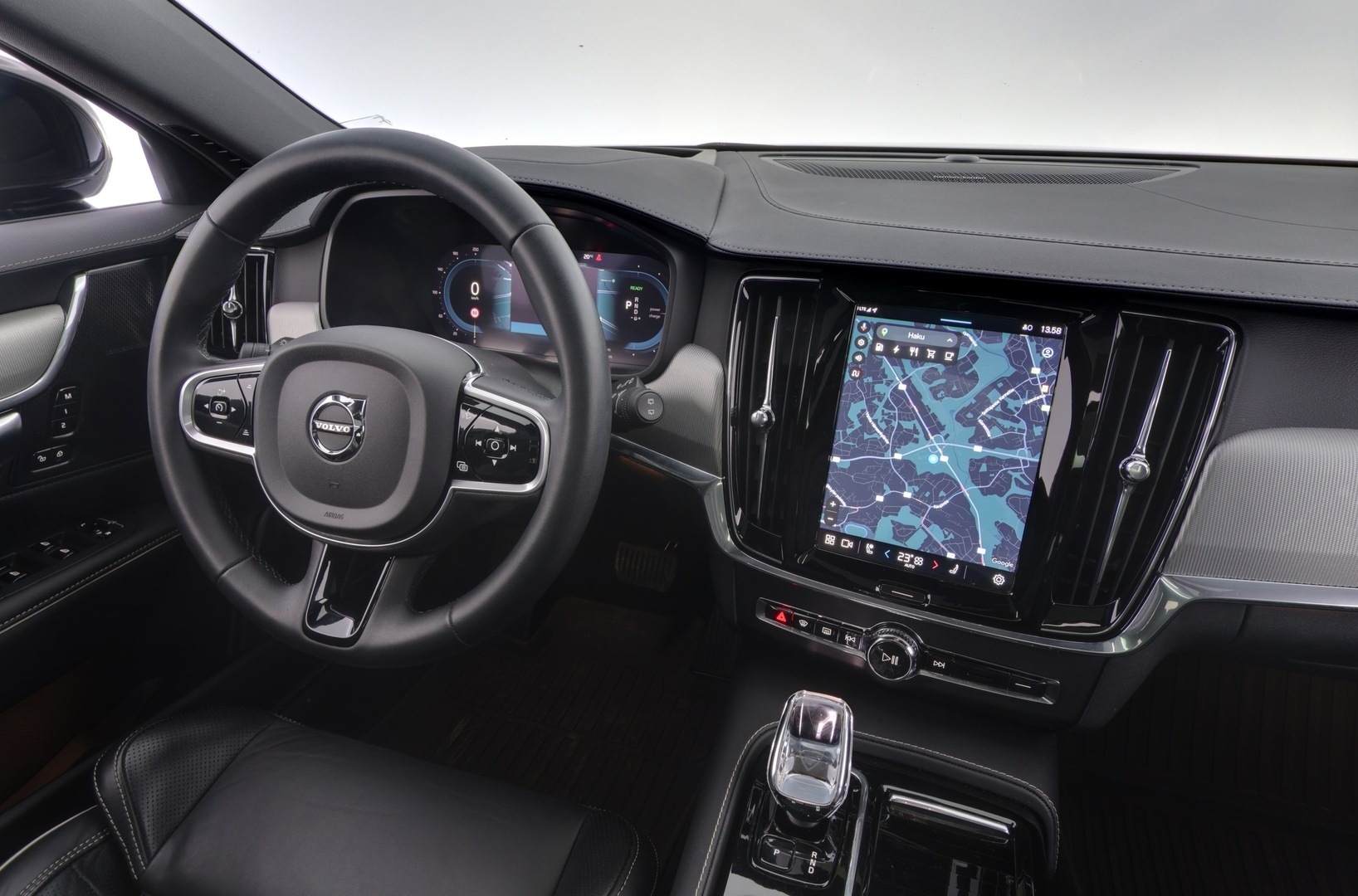 VOLVO V90 2023
