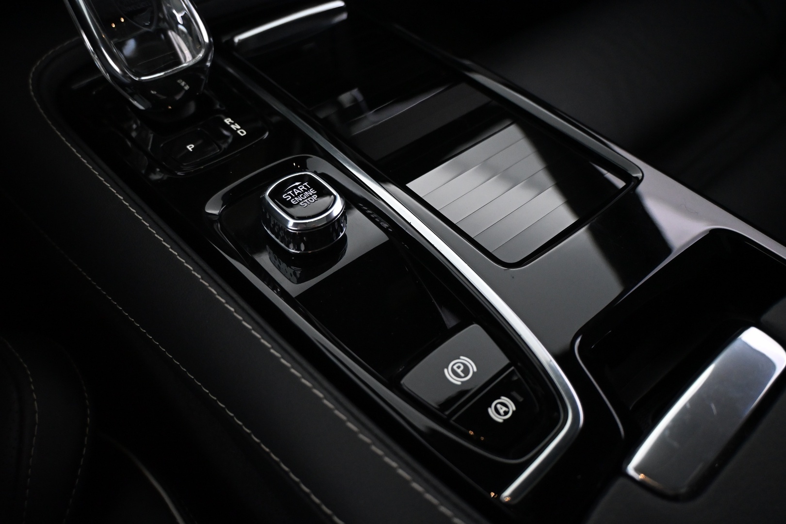 VOLVO V90 2023