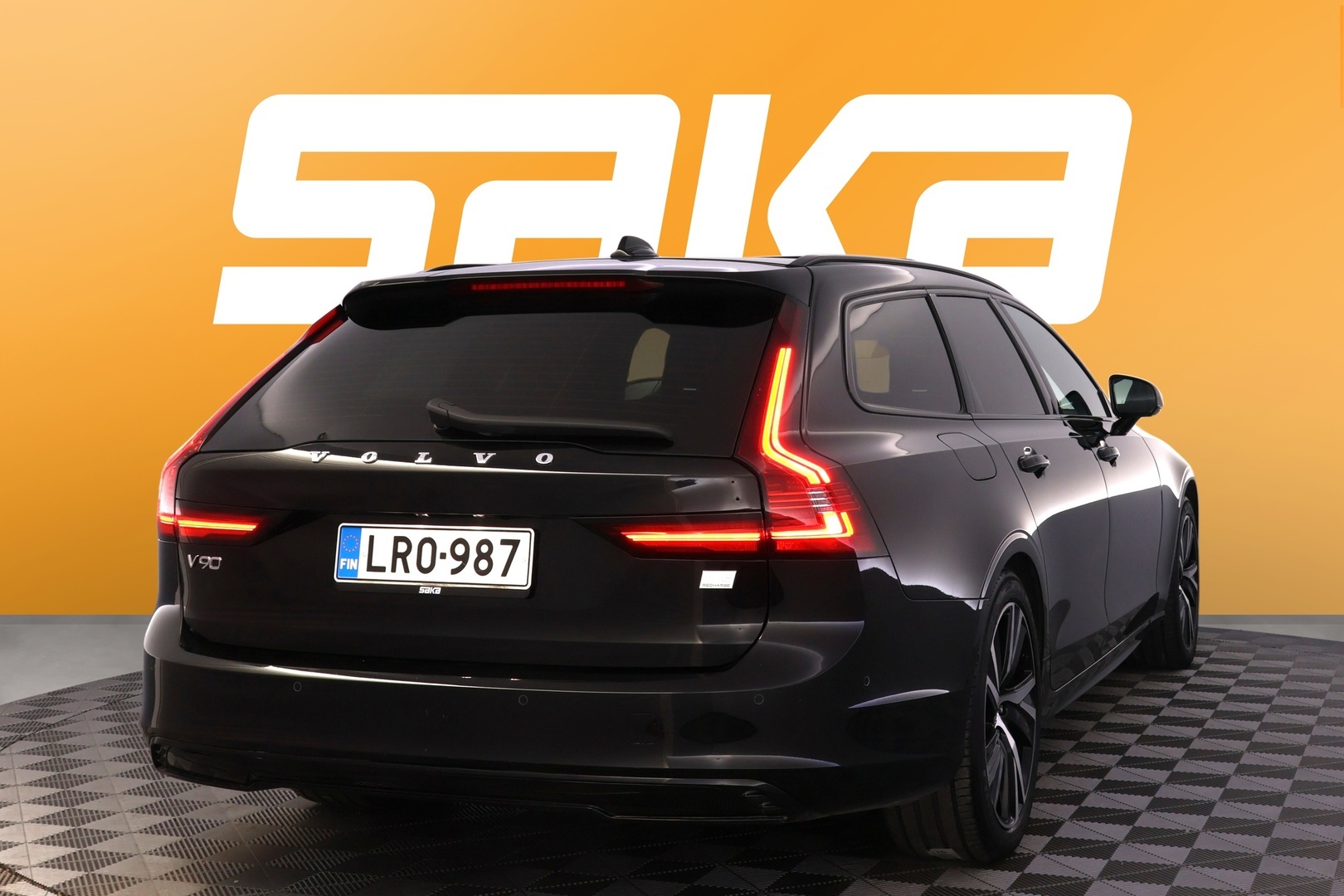VOLVO V90 2023