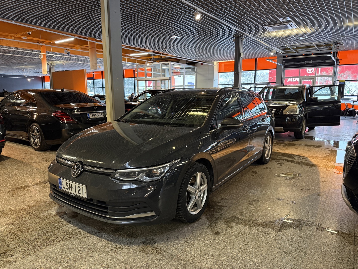 VOLKSWAGEN Golf 2023