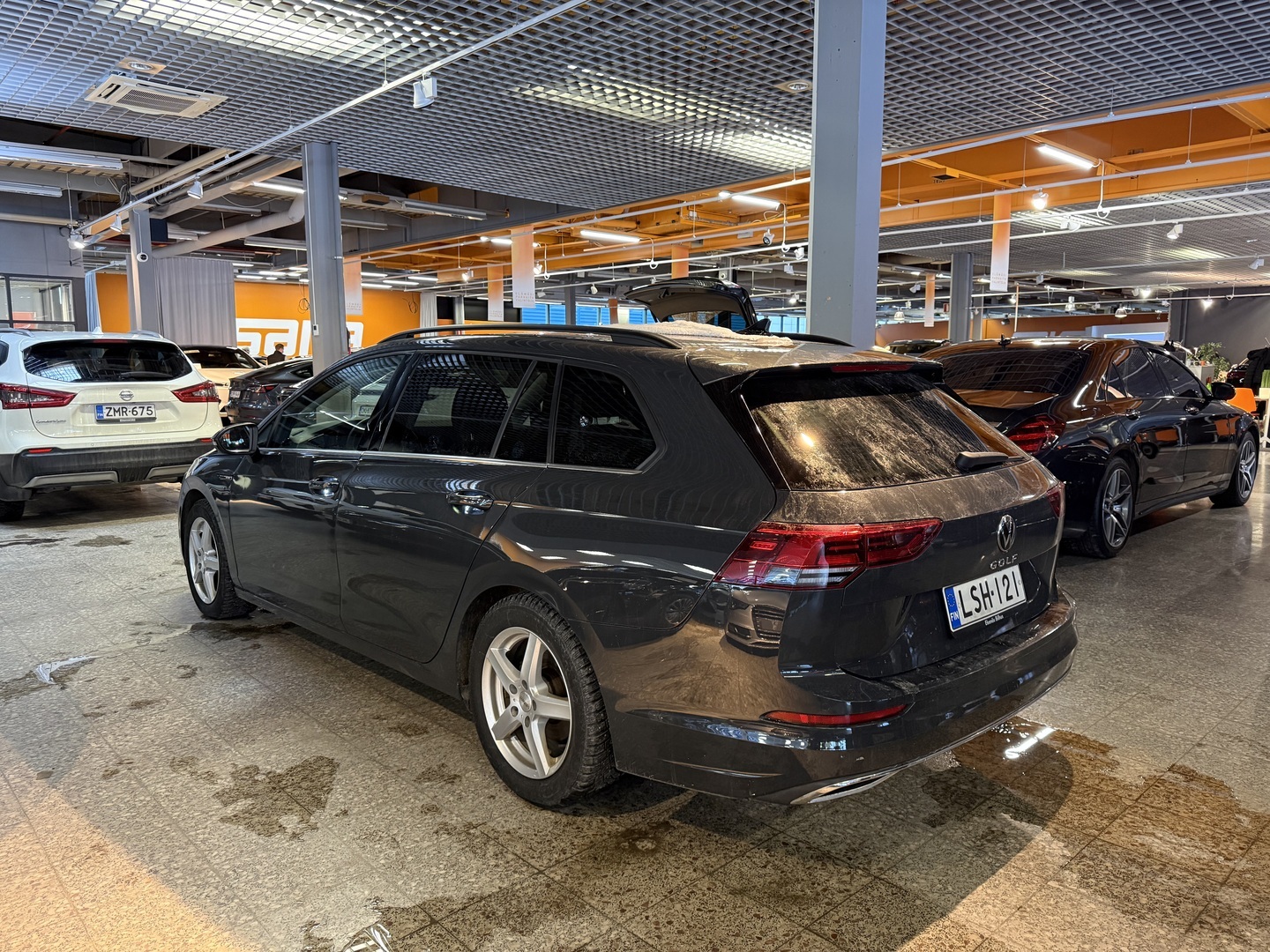 VOLKSWAGEN Golf 2023