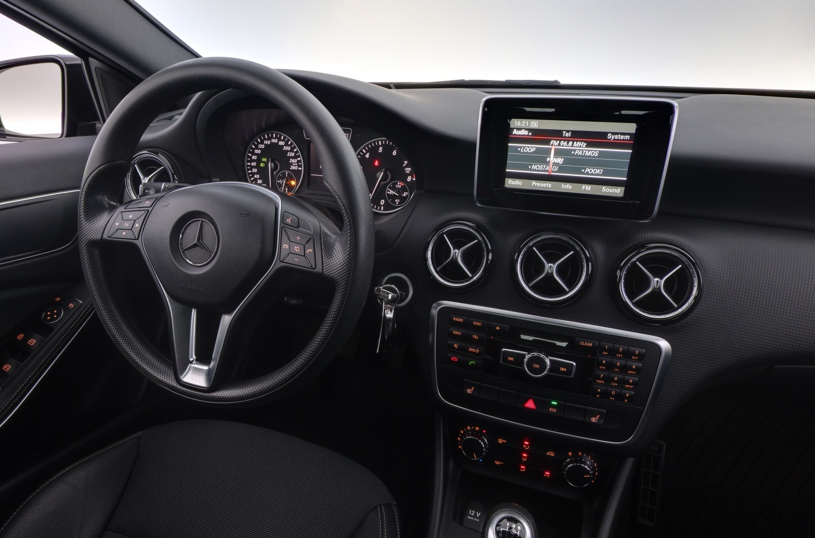 MERCEDES-BENZ A 2013