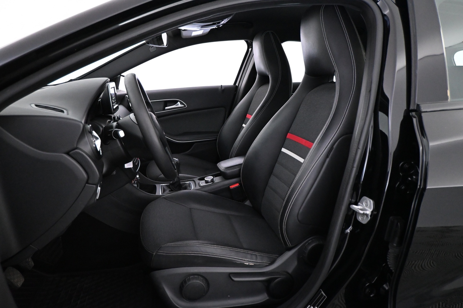 MERCEDES-BENZ A 2013