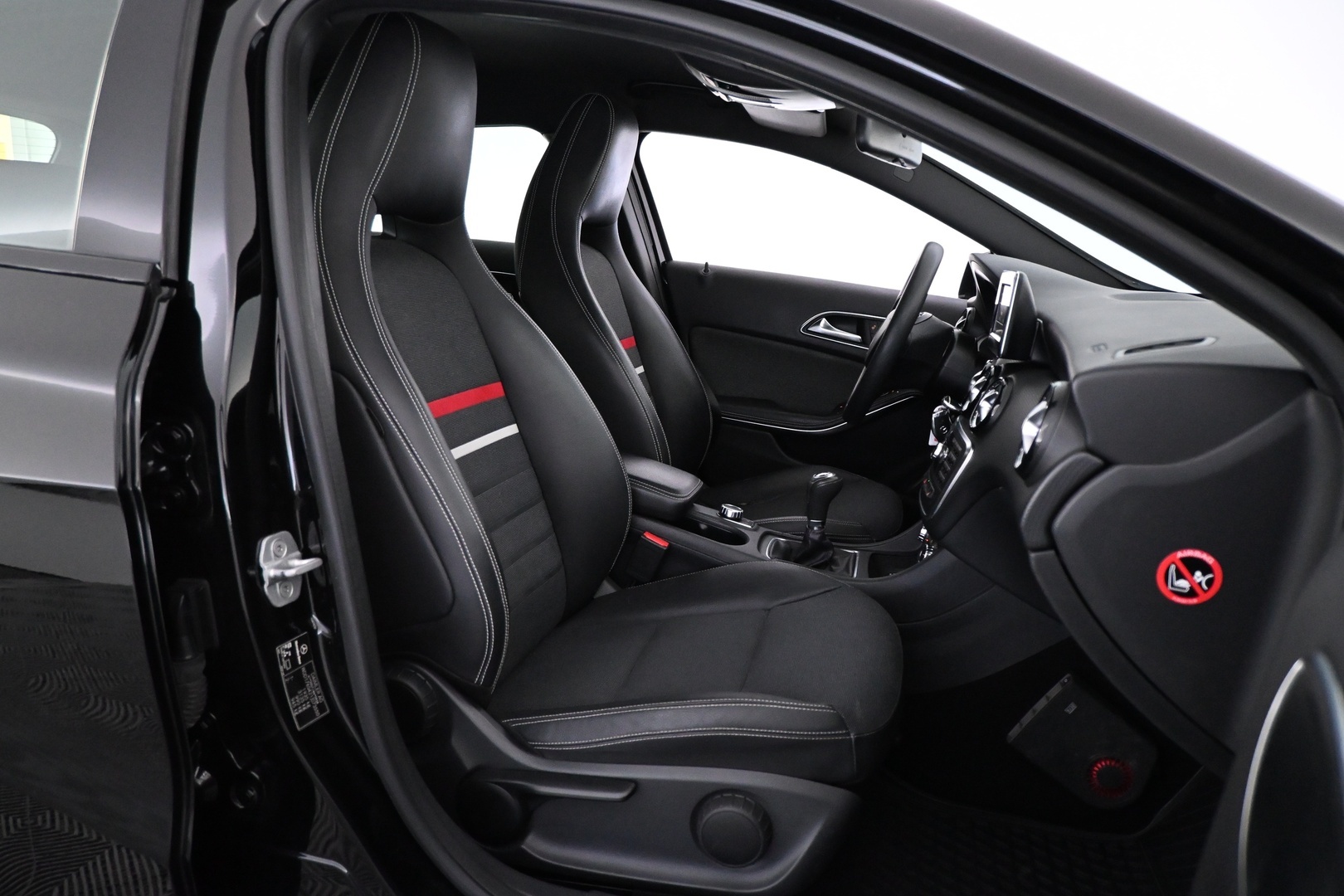 MERCEDES-BENZ A 2013