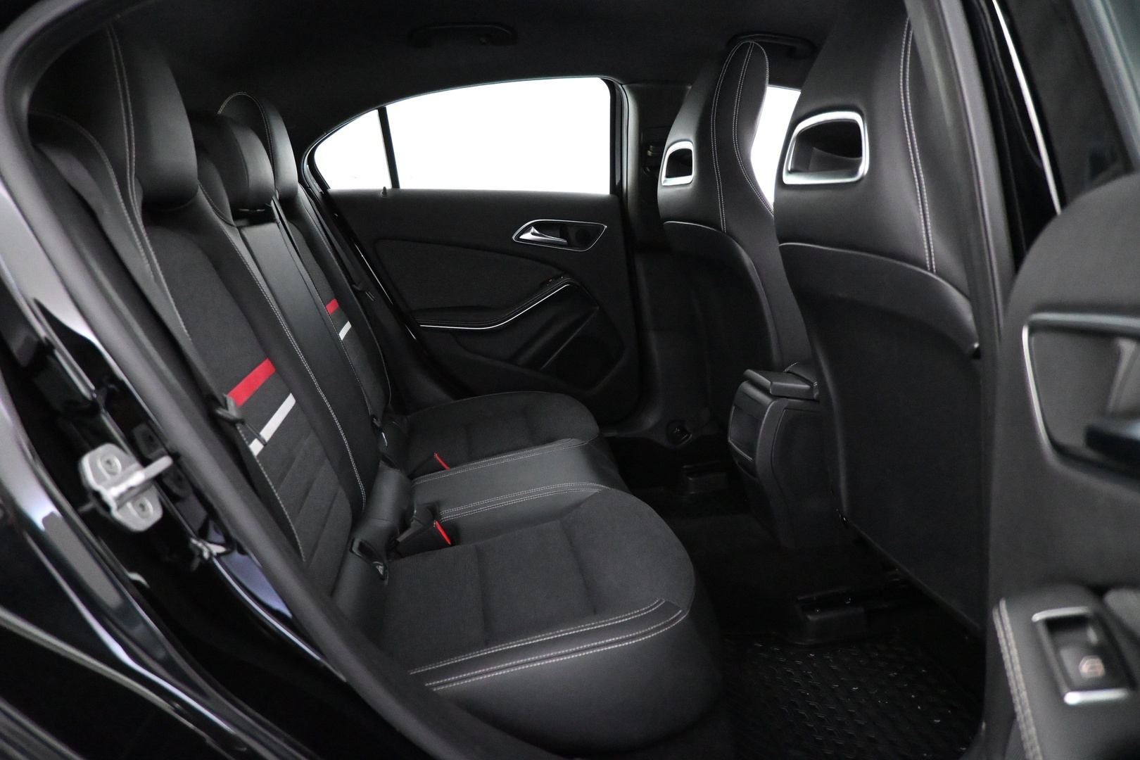MERCEDES-BENZ A 2013